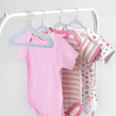 Single piece non-slip hanger