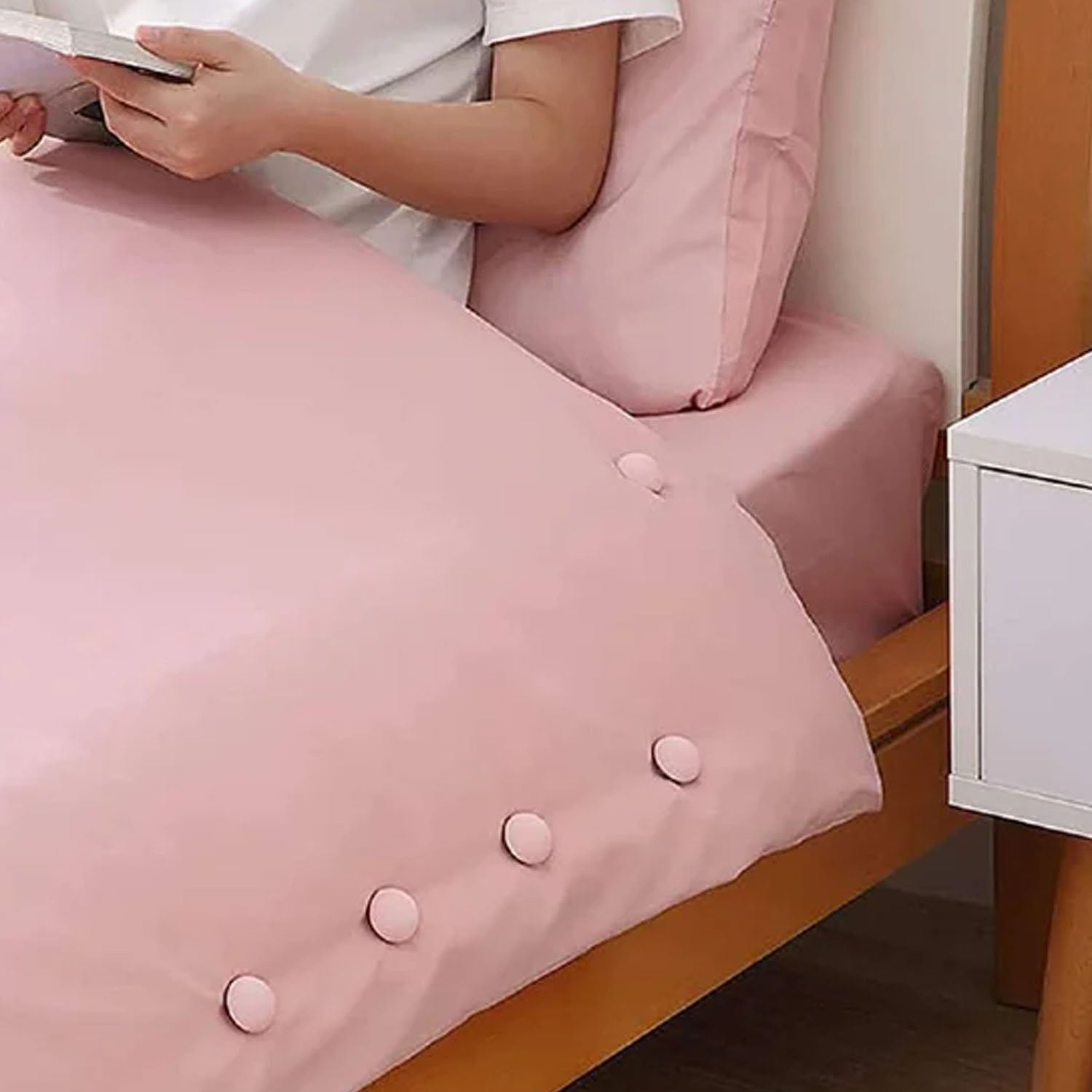 Curtain Holder